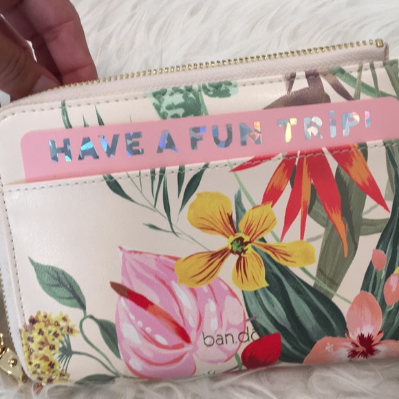 ban.do Handbags - Passport holder tropical wristlet